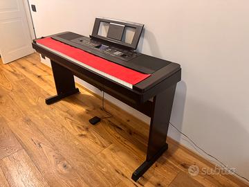 Piano Yamaha Portable Grand DGX650