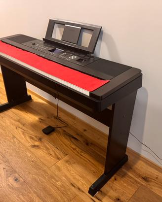 Piano Yamaha Portable Grand DGX650