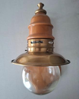 lampada applique legno e ottone