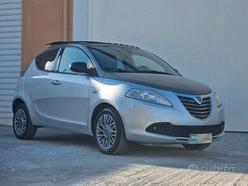 Lancia Ypsilon 1.2 benzina 70cv Tetto panoramico