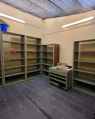 Scaffali e arredamento da negozio