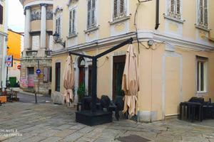 VICINANZE ARCO DI RICCARDO (PIAZZA BARBACAN) VENDI