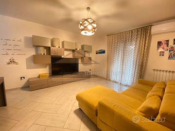 Appartamento Via Marchesella con box e posto auto