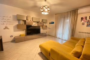 Appartamento Via Marchesella con box e posto auto