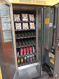 Distributore sigarette con frigo bibite