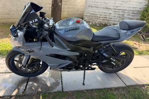 KAWASAKI ZX6R 2010