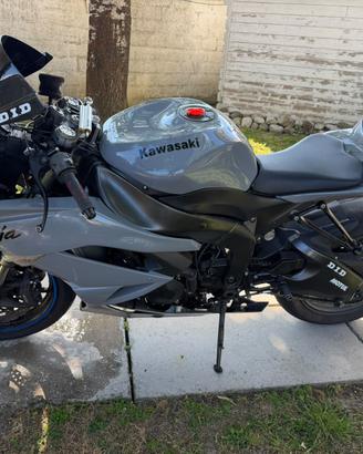 KAWASAKI ZX6R 2010