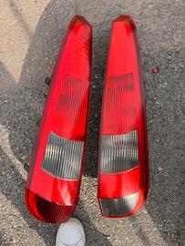 Fari Ford Fiesta 2005 anteriori ed posteriori