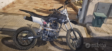 Pit bike