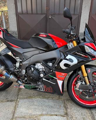Aprilia tuono v4