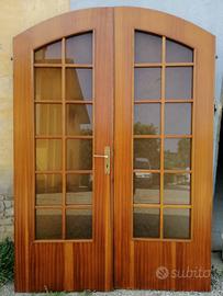 porta da interno ad arco con vetro decorato 