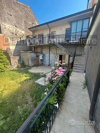 Casa singola con giardino a Linguaglossa