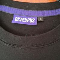 T-shirt nera con stampa Octopus 