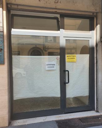 Negozio Faenza su corso principale