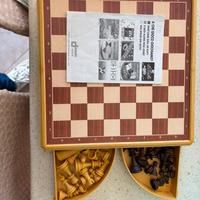 Gioco da tavolo vintage tria dama scacchi