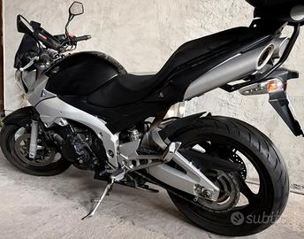 Suzuki gsr 600