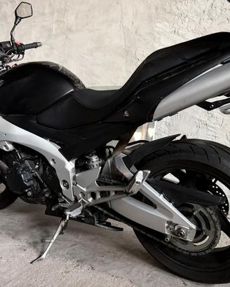 Suzuki gsr 600
