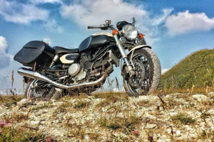 Moto Ducati GT1000