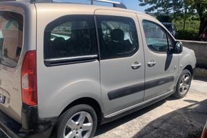 Pugeot partner oudoor