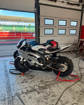Yamaha R6 2008 pista