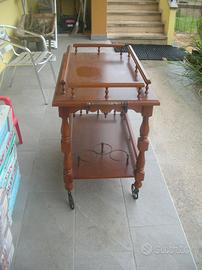 Carrello in legno porta liquori e bevande