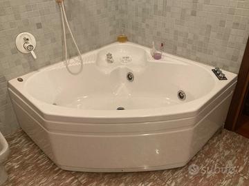 Vasca angolare Jacuzzi idromassaggio