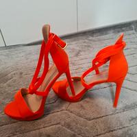 sandali arancione fluo