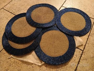 6 sottopiatti/tovagliette rotonde in perline. 