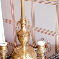 Lampada ad olio riadattata ad elettrico 