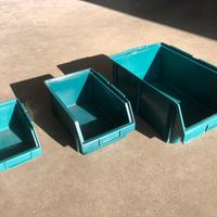 Contenitori in plastica resistente per officina