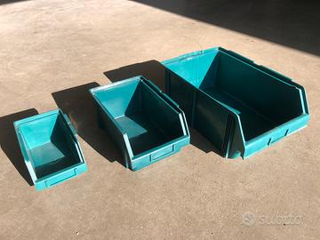 Contenitori in plastica resistente per officina