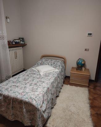 LETTO Singolo + COMODINO e MATERASSO - COME NUOVI