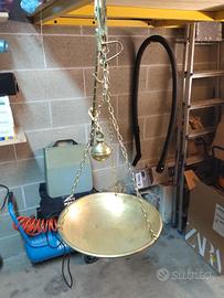 bilancia vintage interamente in ottone 