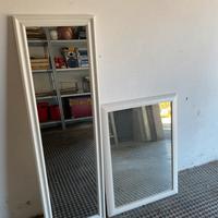 Specchio con cornice bianca