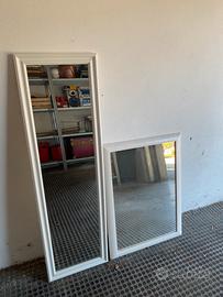 Specchio con cornice bianca