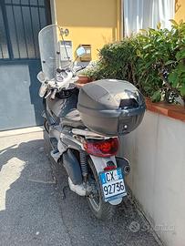 Scooter Beverly 250