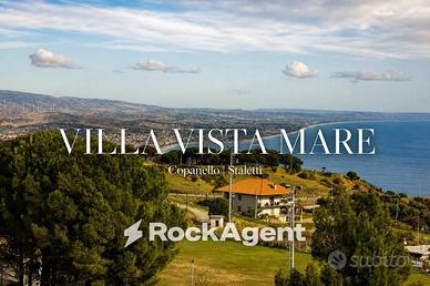 Villa di 600 m² con 5 locali e box auto a Stalettì