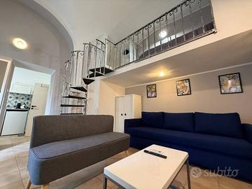 Monovano con Cucina (Via Cava - Via Crociferi)