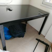 Tavolo  nero  allungabile
