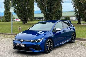 Volkswagen Golf 8 R 2.0 TSI DSG 4Motion AKRAPOVICH