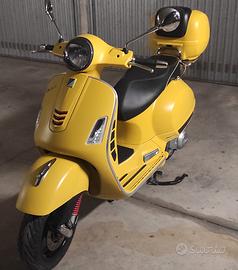 vespa GTS 300 super giallo opaco