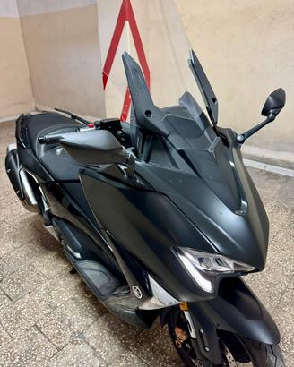 T-max 530 DX