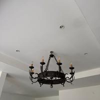 splendido lampadario a corona in ferro