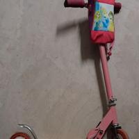 Monopattino Hello Kitty con cestino Principesse