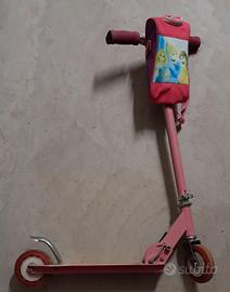 Monopattino Hello Kitty con cestino Principesse