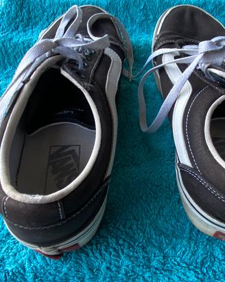 Scarpe VANS grigie unisex leggermente usurate