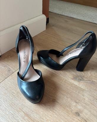 Décolleté nero numero 36 Tamaris