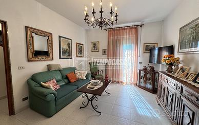 VILLA UNIFAMILIARE A SCHIERA CON GIARDINO E TAVERN