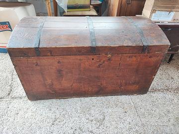 Antico vecchio baule legno arredo rustico