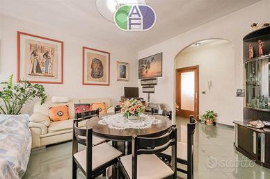 Appartamento di 100 m² con 5 locali e box auto a M